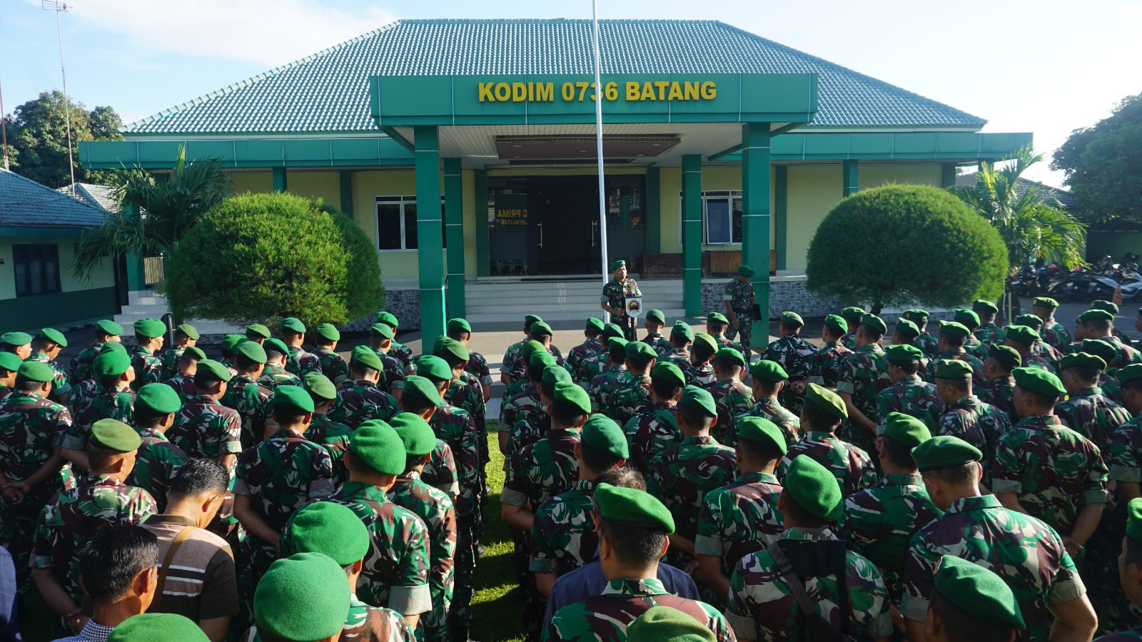 Kasdim 0736/Batang Pimpin Apel Kembali dan Pelepasan Cuti Lebaran Gelombang II
