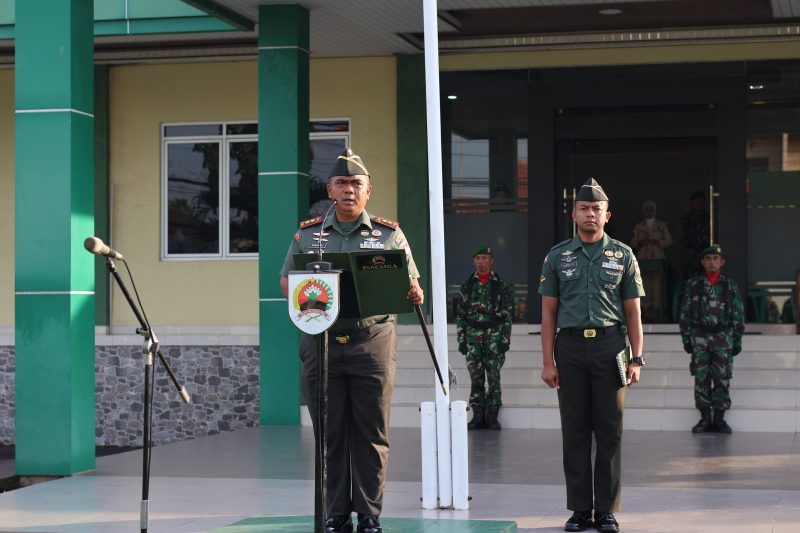 Pimpin Upacara Bendera 17-An Dandim Batang Bacakan Amanat Kasad
