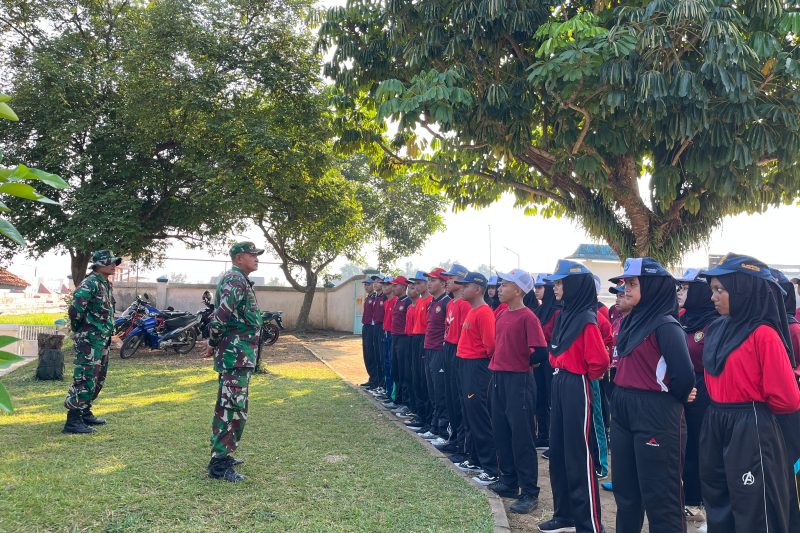 Koramil 06/Tersono Latih Paskibra Tingkat Kecamatan