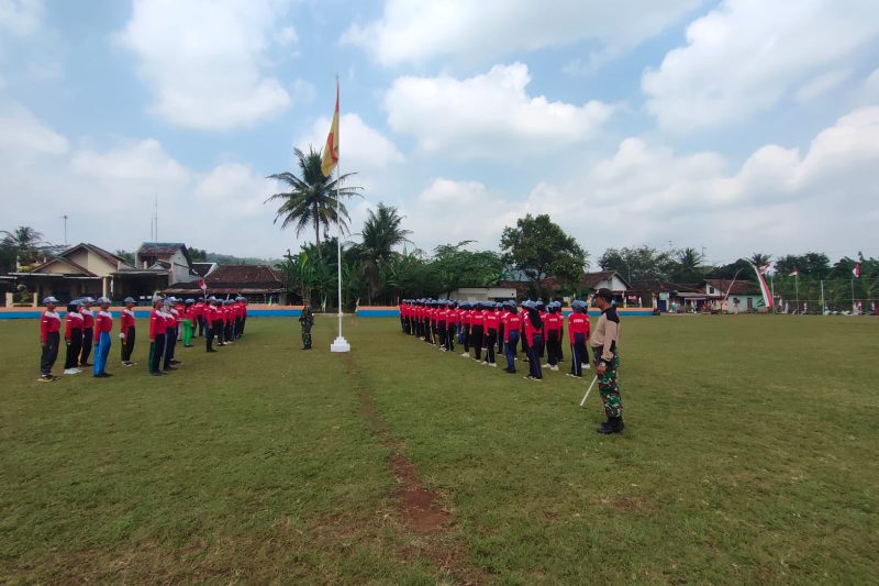 Jelang HUT RI Ke 80, Anggota Paskibra Di Gembleng Koramil 01/Subah