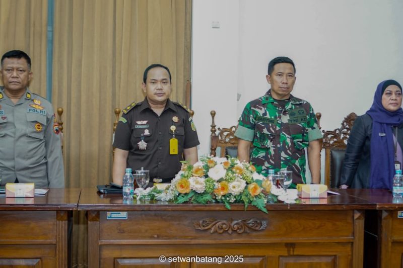 Kasdim 0736/Batang Hadiri Rapat Paripurna DPRD