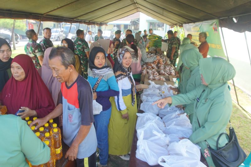 Bantu Ringankan Ekonomi Masyarakat Kodim 0736/Batang Gelar Pasar Murah
