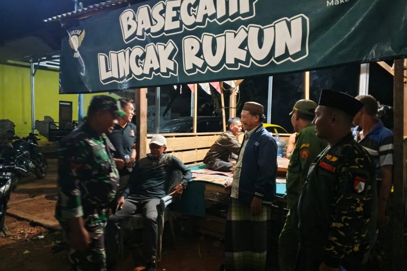 Minimalisir Tindak Kejahatan Babinsa Ajak Warga Giatkan Kembali Siskamling