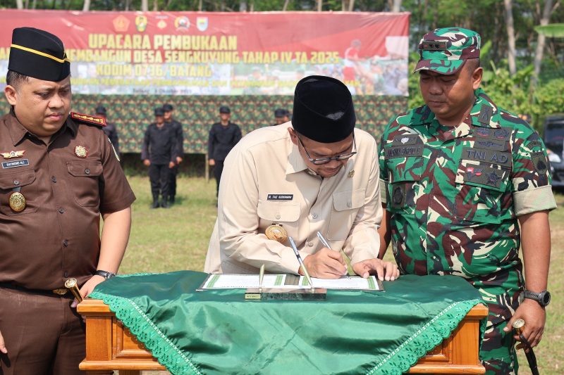 Bupati Batang Faiz Kurniawan Buka TMMD Sengkuyung Tahap IV Desa Wringin Ngintung