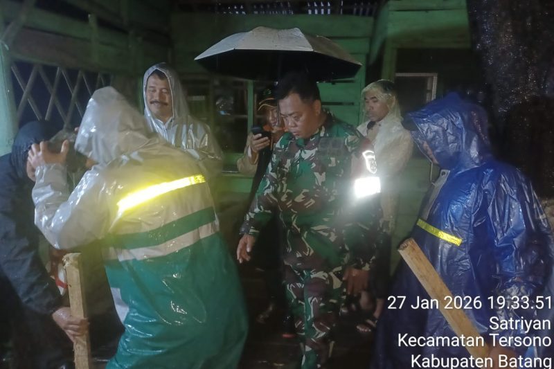 Pengukuran skets polygan peta oleh regional Jateng di area tanah Perhutani Desa Surodadi Kec.Gringsing