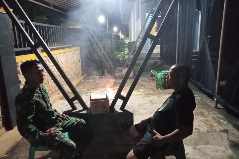 Babinsa Koramil 07/Bandar melaksanakan patroli dan komunikasi sosial diwilayah Kec. Bandar Kab. Batang