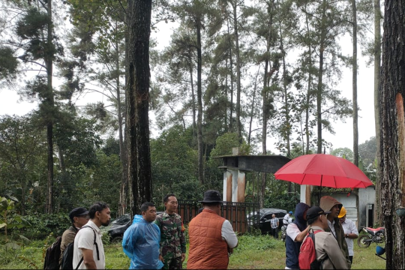Babinsa Koramil 02/Limpung melaksanakan pengukuran lahan KDMP di desa lobang Kec. Limpung Kab. Batang