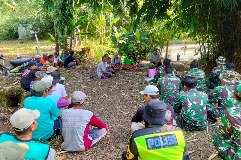 BATUUD RAMIL 10/BATANG MELAKSANKAN SELAMATAN DI DESA CEPOKOKUNING KEC. BATANG KAB. BATANG