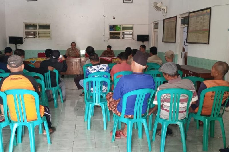 Danramil 11/Warungasem menghadiri audiensi apedes yang di laksanakan di Balai Desa Sawahojo Kec.Warungasem Kab.Batang