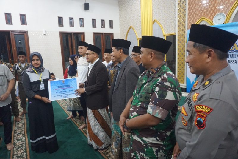 Dandim Batang Dampingi Bupati Tarling di Masjid Baitussalam Bandar