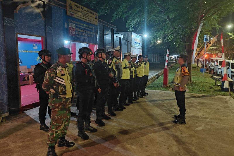 Personil Gabungan dalam Rangka Pengamanan Arus Mudik Melaksanakan apel Malam