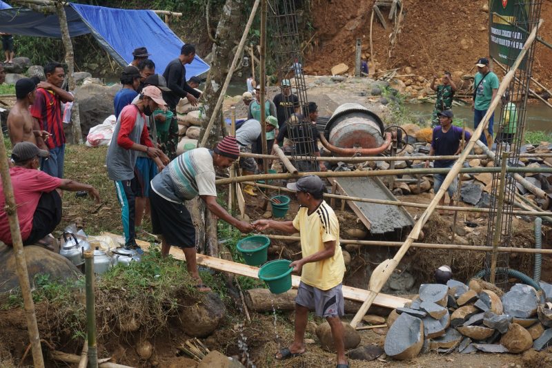 Pembangunan Jembatan Gantung Garuda di Desa Tambahrejo Masuki Tahap Pengecoran Pondasi