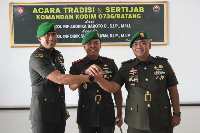 Danrem 071/Wijayakusuma Pimpin Sertijab Dandim 0736/Batang